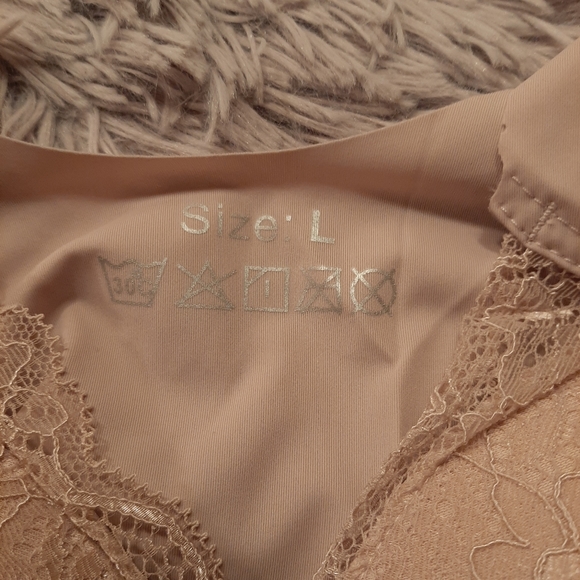 Lace Bra Size Large - Picture 2 of 8